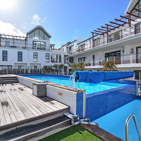 Designer Beachfront Apartment In Big Bay With Swimming Pool- 2 Bedroom, 1 Azure เคปทาวน์ ภายนอก รูปภาพ