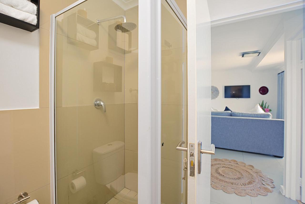 Designer Beachfront Apartment In Big Bay With Swimming Pool- 2 Bedroom, 1 Azure เคปทาวน์ ภายนอก รูปภาพ