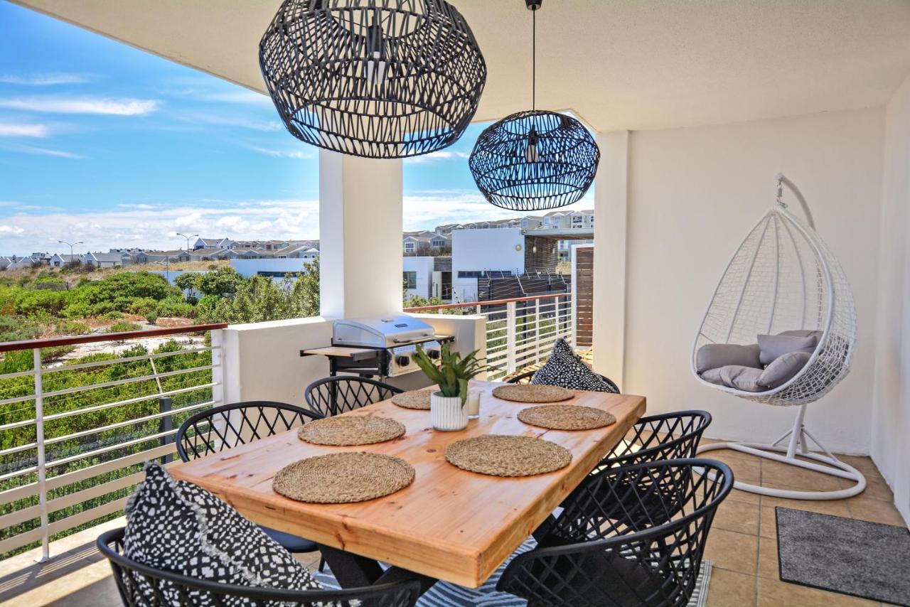 Designer Beachfront Apartment In Big Bay With Swimming Pool- 2 Bedroom, 1 Azure เคปทาวน์ ภายนอก รูปภาพ