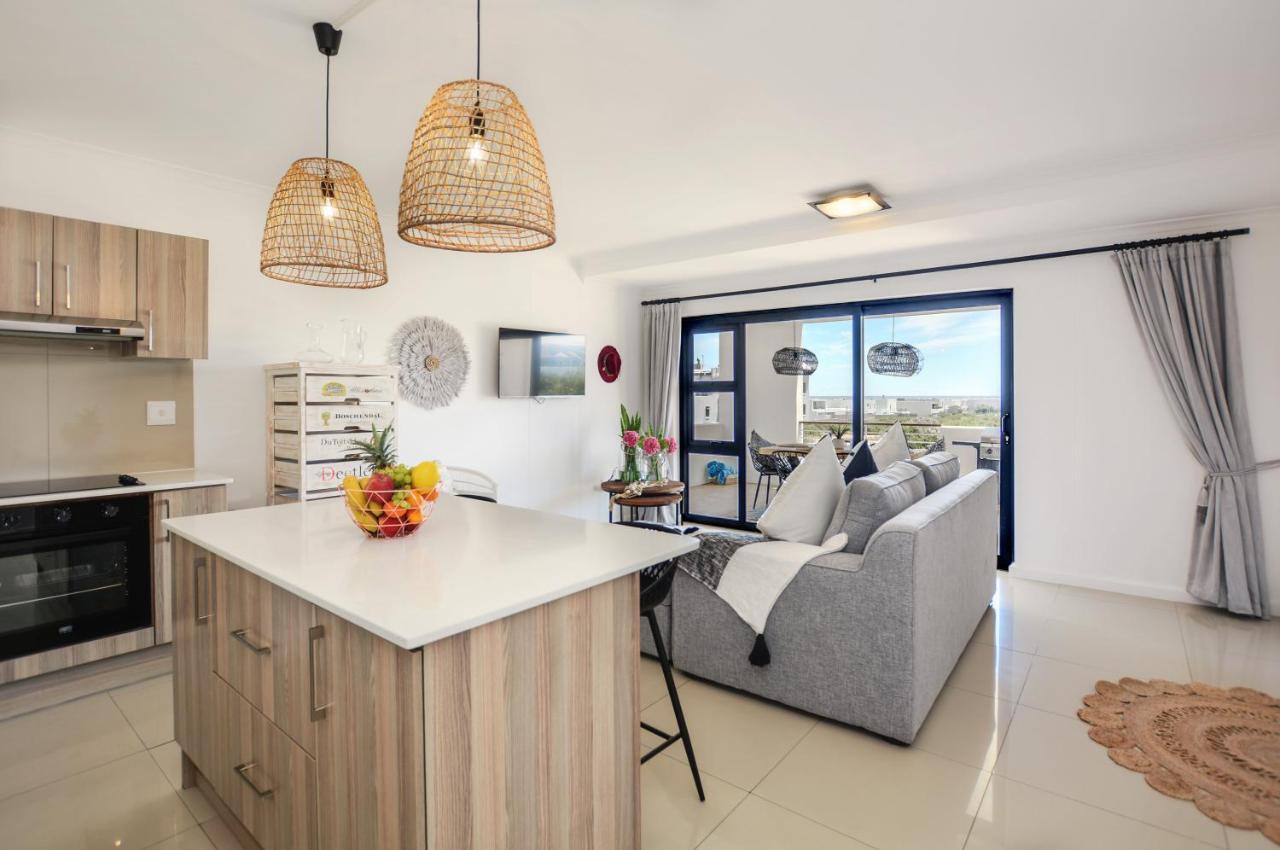 Designer Beachfront Apartment In Big Bay With Swimming Pool- 2 Bedroom, 1 Azure เคปทาวน์ ภายนอก รูปภาพ