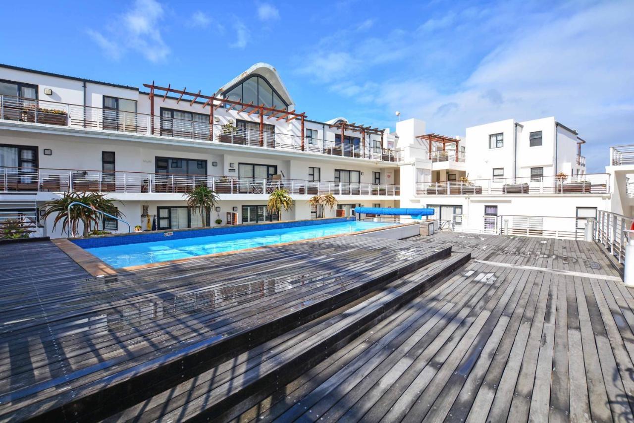 Designer Beachfront Apartment In Big Bay With Swimming Pool- 2 Bedroom, 1 Azure เคปทาวน์ ภายนอก รูปภาพ