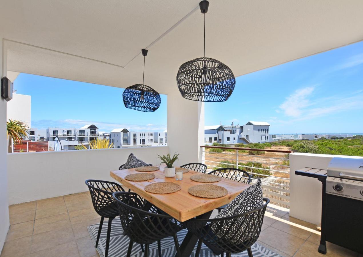 Designer Beachfront Apartment In Big Bay With Swimming Pool- 2 Bedroom, 1 Azure เคปทาวน์ ภายนอก รูปภาพ