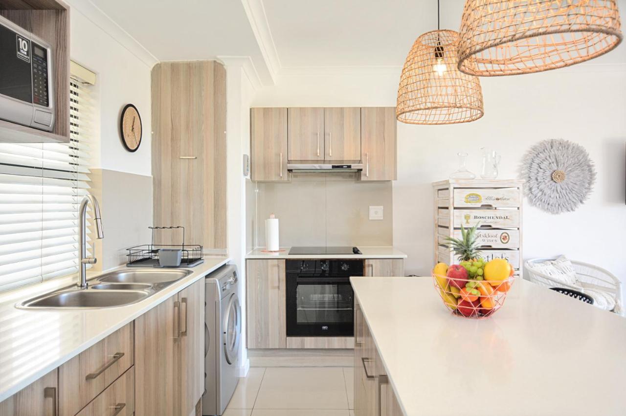 Designer Beachfront Apartment In Big Bay With Swimming Pool- 2 Bedroom, 1 Azure เคปทาวน์ ภายนอก รูปภาพ