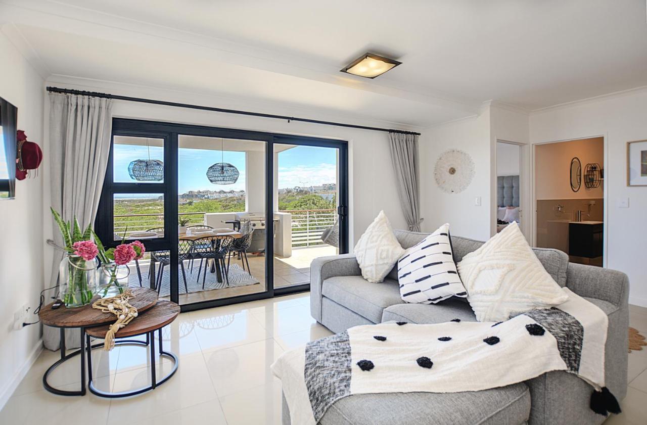 Designer Beachfront Apartment In Big Bay With Swimming Pool- 2 Bedroom, 1 Azure เคปทาวน์ ภายนอก รูปภาพ