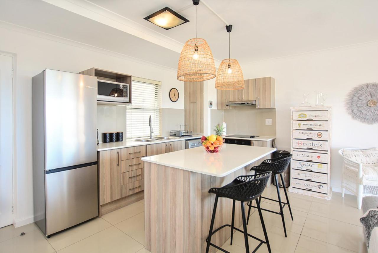 Designer Beachfront Apartment In Big Bay With Swimming Pool- 2 Bedroom, 1 Azure เคปทาวน์ ภายนอก รูปภาพ