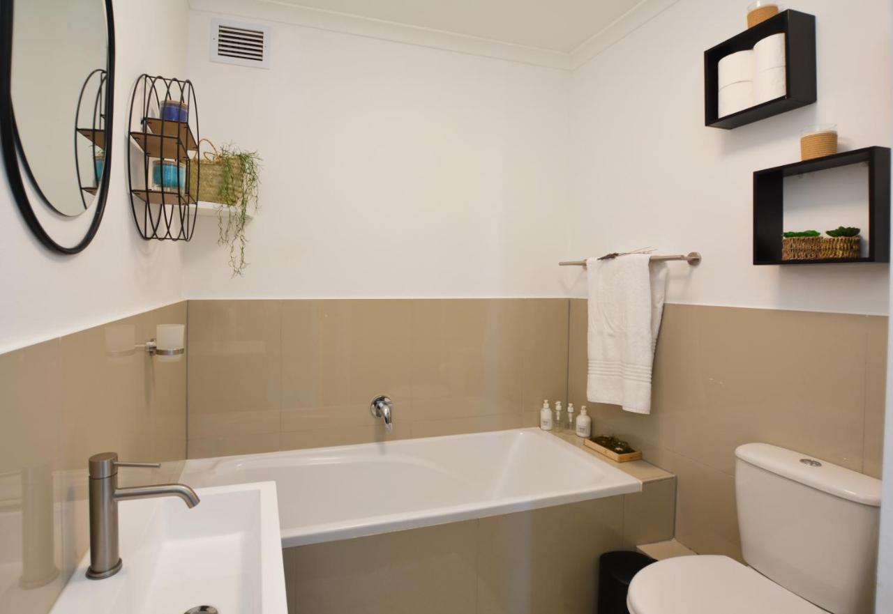 Designer Beachfront Apartment In Big Bay With Swimming Pool- 2 Bedroom, 1 Azure เคปทาวน์ ภายนอก รูปภาพ